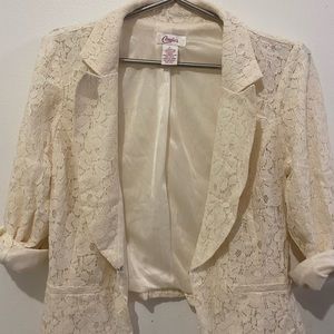 Candie’s lace blazer with floral pattern